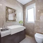 Apartament 3 Bedroom Stunning In *
