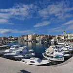 Διαμέρισμα 3 Bedroom Stunning In *