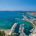 3 Bedroom Stunning In Apartament Vodice
