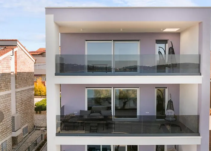 3 Bedroom Stunning In Apartament Vodice